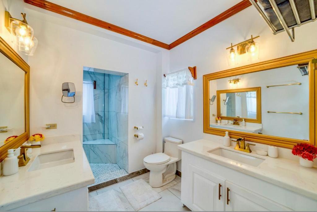 Miramar Suites Placencia Szoba fotó
